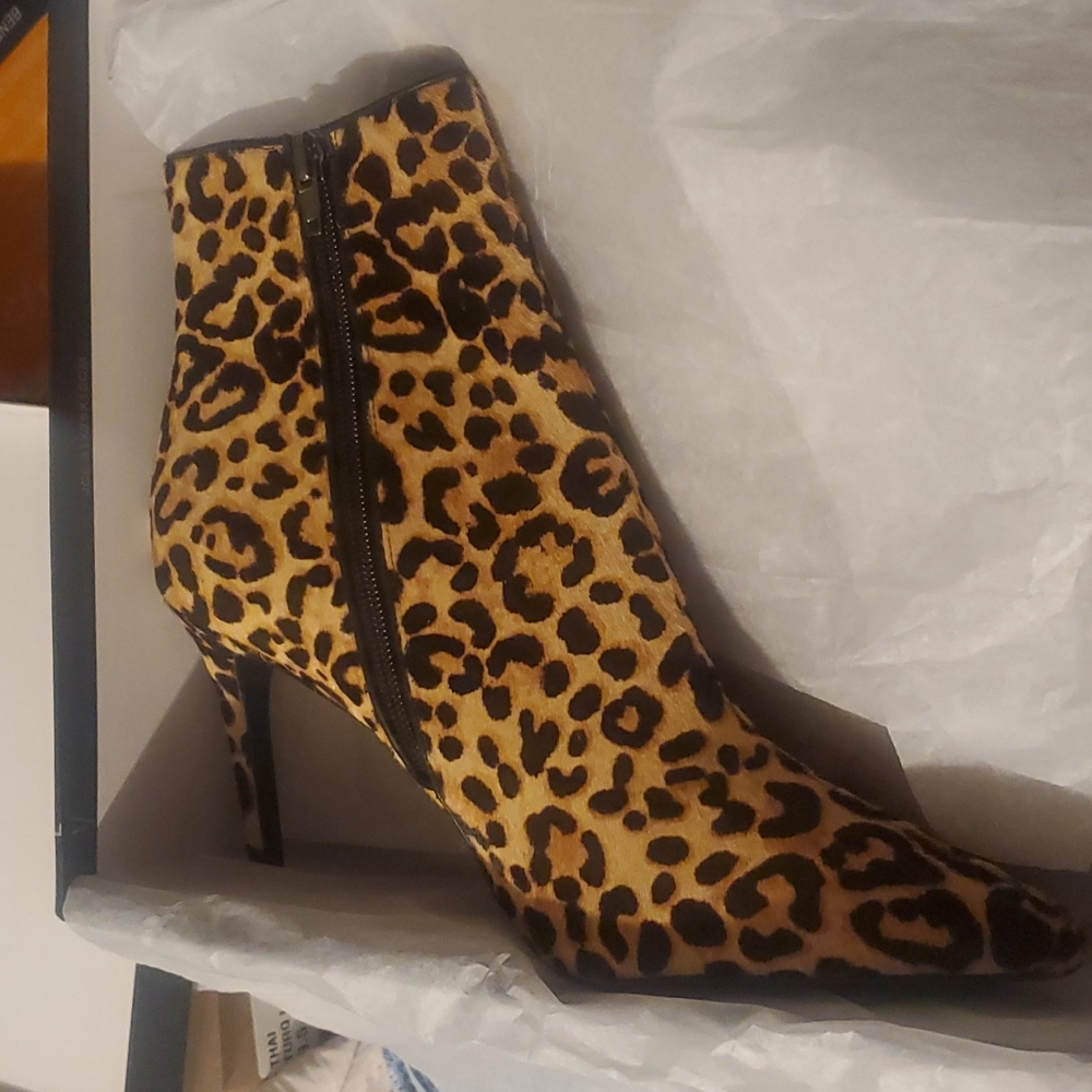 NWB Steven by Steve Madden Logic Leopard Ankle Booties